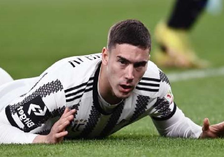 Dai Social al Campo: La Storia di Amore Infrangibile tra Vlahovic e i Tifosi della Juventus!